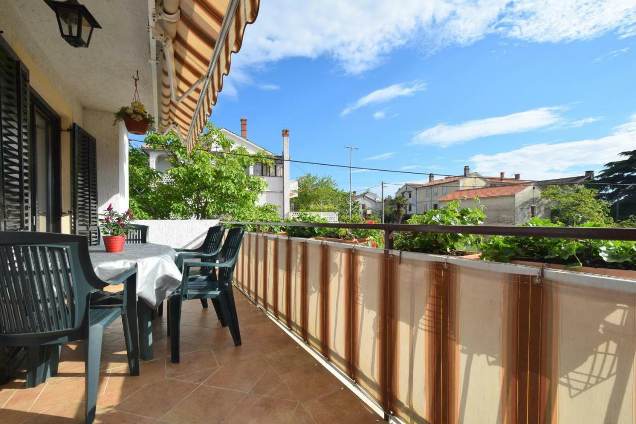 Apartment Biserka Malinska Exterior photo